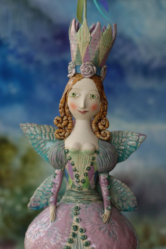 Titania, from Midsummer Night's Dream. Ceramic illustration project by Elya Yalonetski