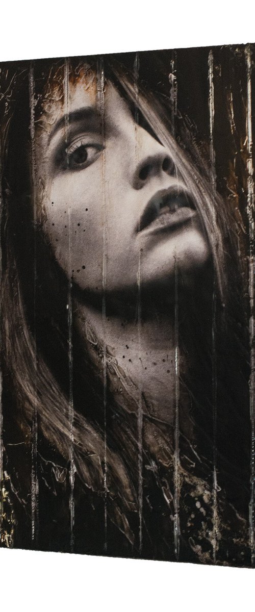 "Melt you near" (60x60x4 cm) - Unique portrait artwork on wood (abstract, portrait, gold, original, resin, beeswax, painting) by Rouzbeh Tahmassian