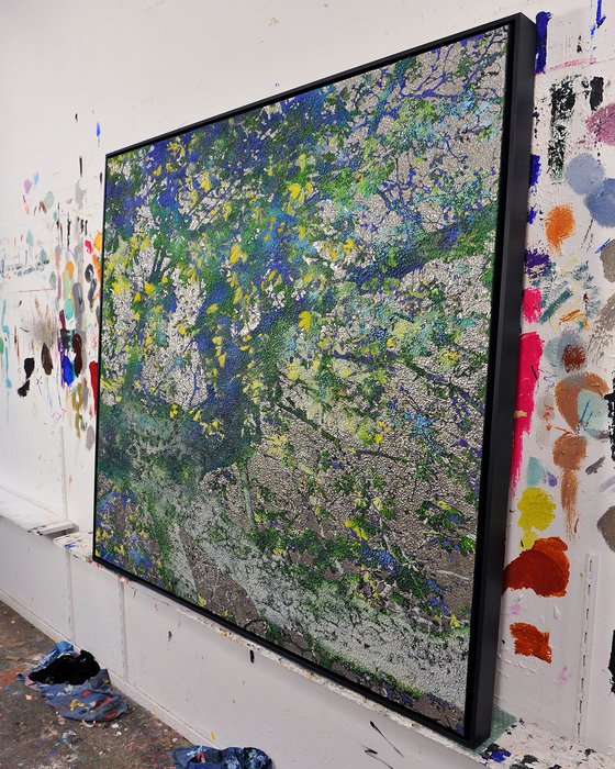 Yellow, green, blue & silver Chestnut.