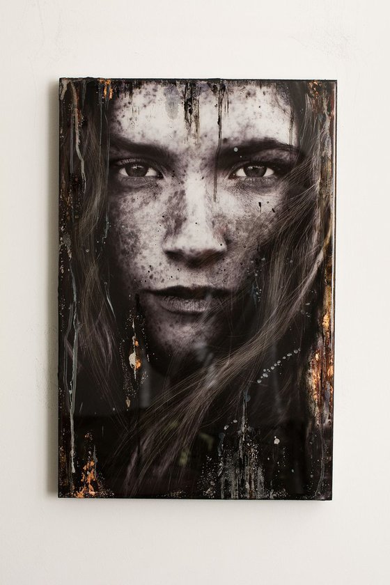 "Eline" (60x40x3cm) - Unique portrait artwork on wood (abstract, portrait, copper, original, epoxy, painting)