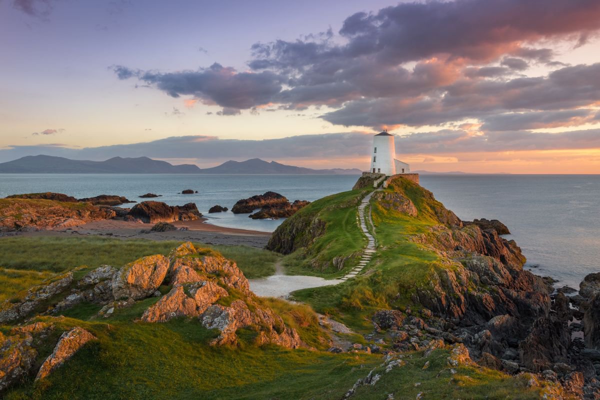 Twr Mawr Lighthouse II by Kevin Standage