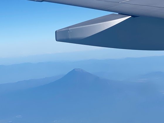 ABOVE THE CLOUDS: ART OF FUJI FROM THE AIRPLANE 2