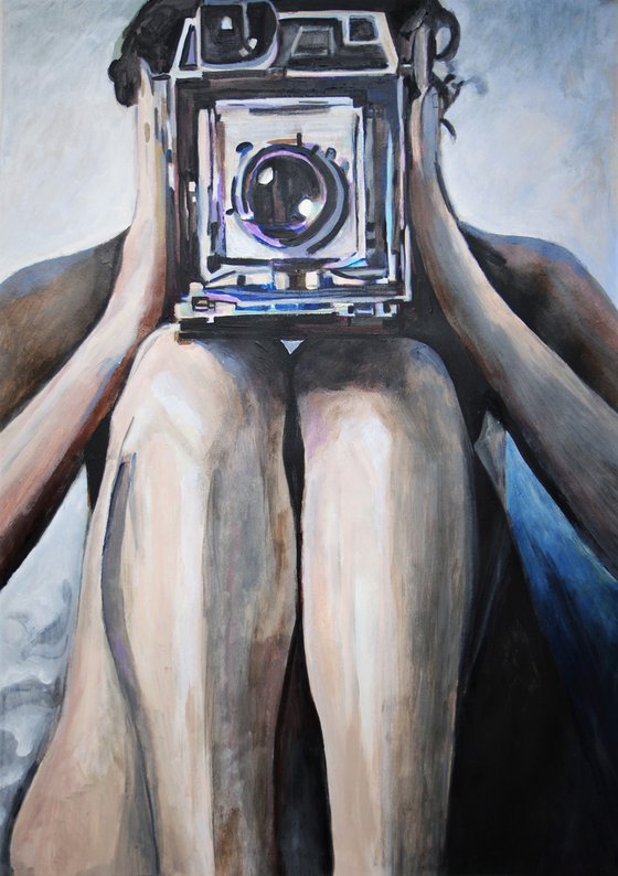 Nude  with camera / 83.4 x 58.7 cm