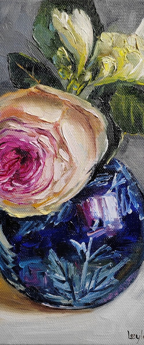 Rose and Freesia flower bouquet by Leyla Demir