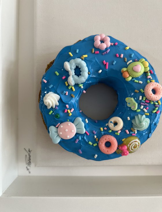 Freedom People ,,Bluberry Donut’‘ Eka Peradze Art