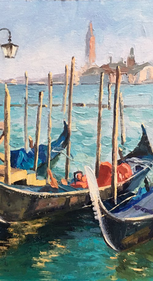 Stroll in Venice  - 3 by Ling Strube