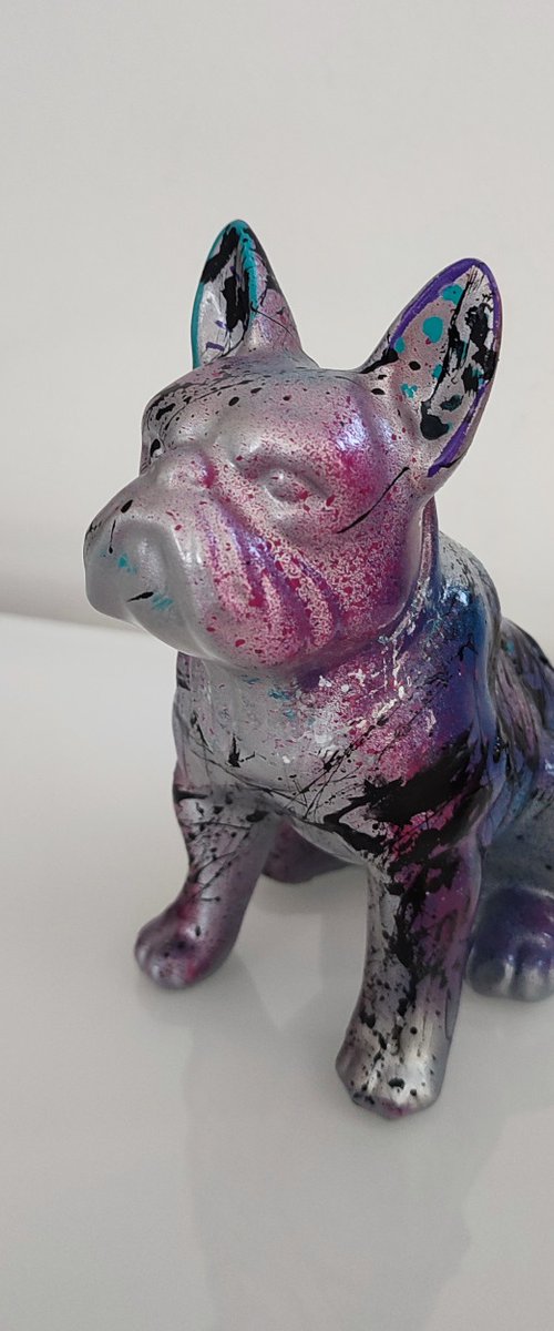 Purple bulldog by ÂME SAUVAGE