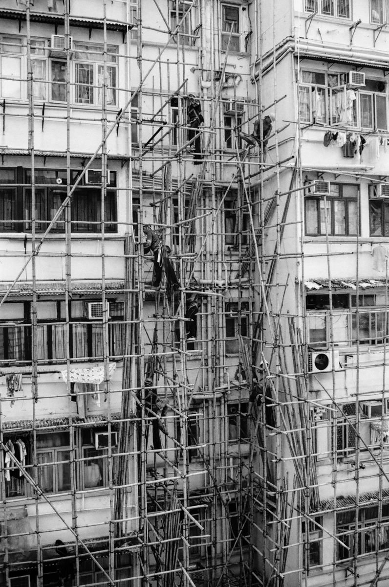 Photorealistic Cityscapes Photograph By Serge Horta, 17 X 24", Building A Bamboo Scaffolding Ii, Original Artwork