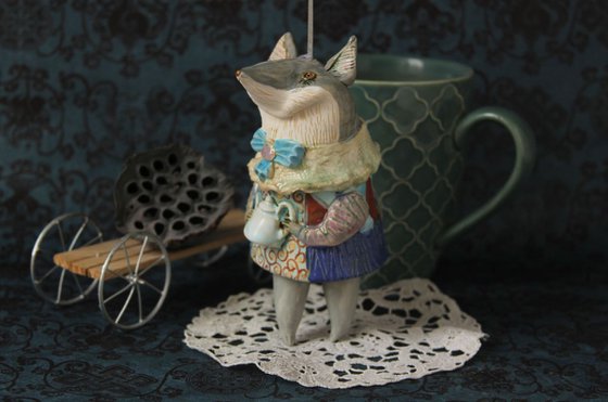 Tea Mouse. Ceramic hanging sculpture