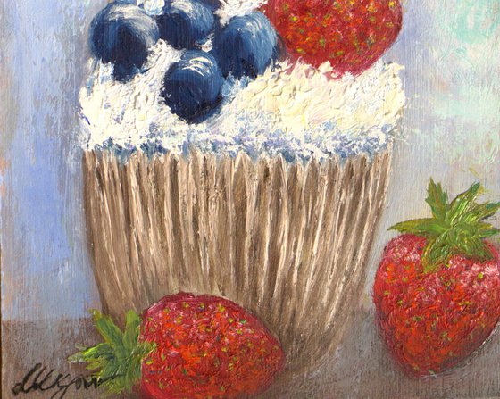 Cupcake with fruits