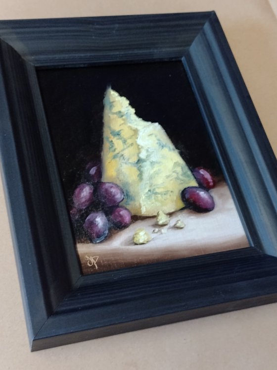 Stilton Cheese with grapes