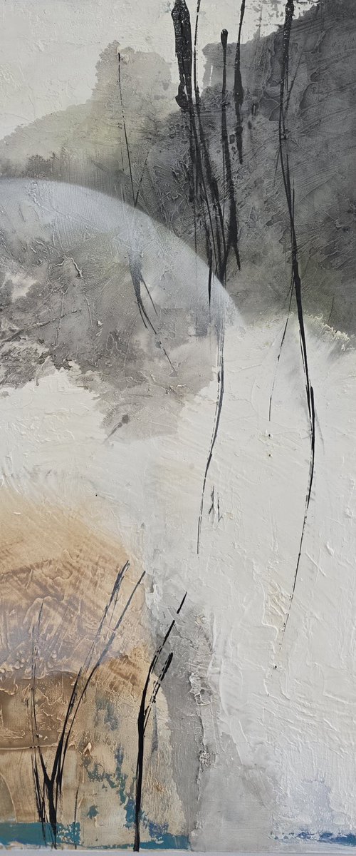 Suspended line by Ivana Urso