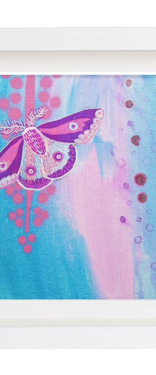 Mini moth by Suzie Cumming