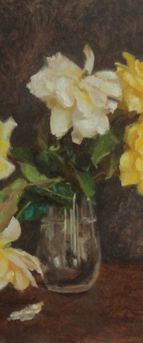 Yellow roses by Radosveta Zhelyazkova