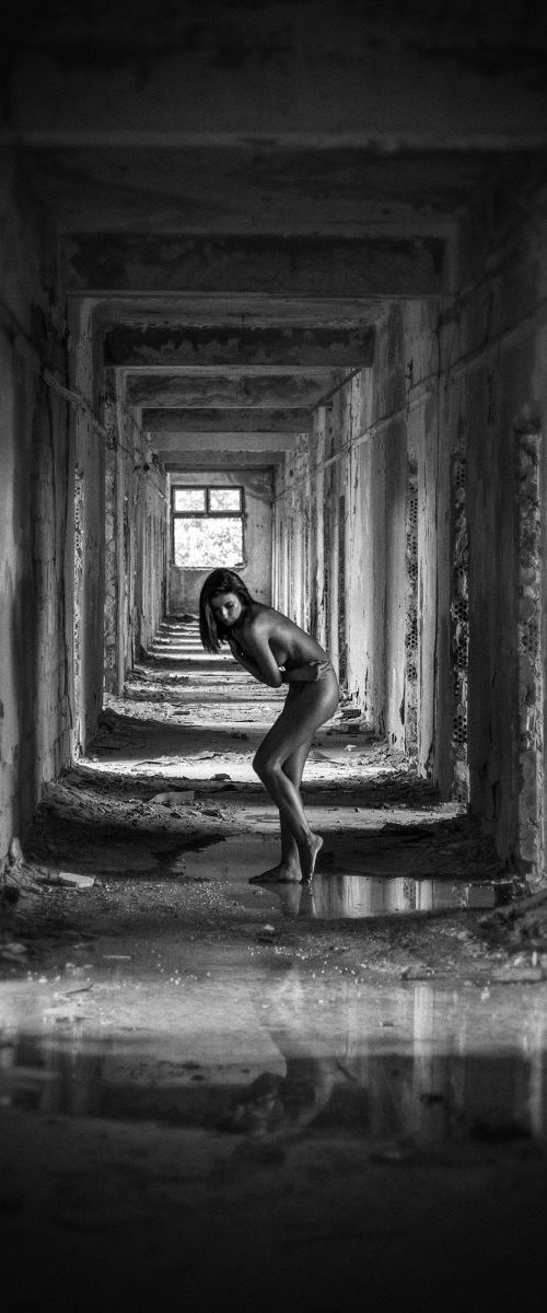 Dark Corridor I. - Art Nude Photography by Peter Zelei