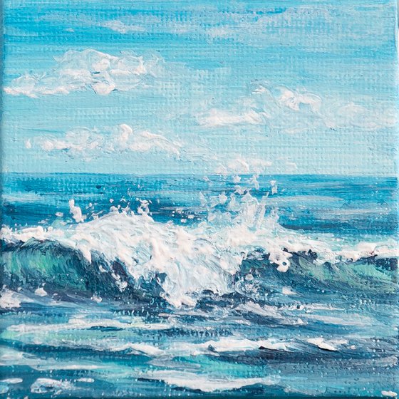 Blue ocean waves