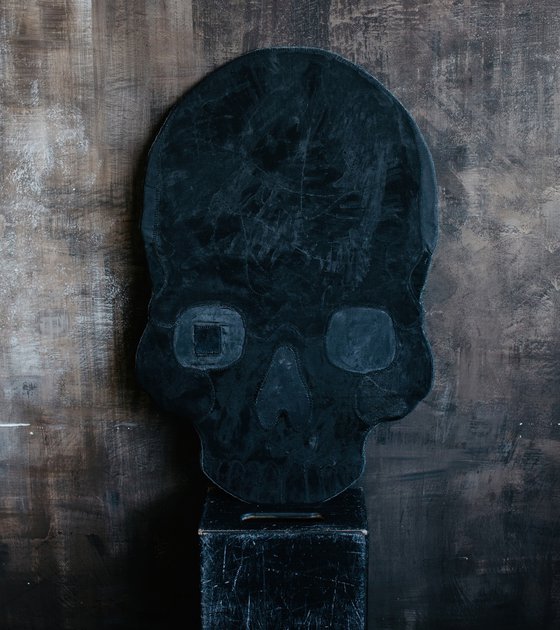 Black scull