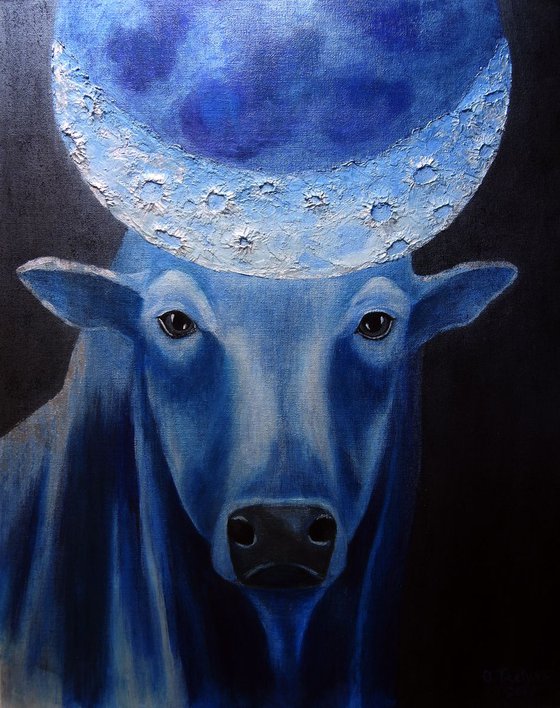 Sacred bull. God of the moon - Apis.