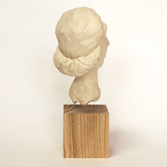 Mabel: ceramic portrait sculpture