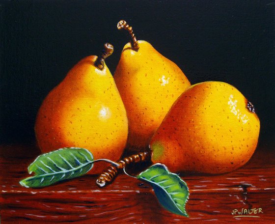 3 classic pears in chiaroscuro