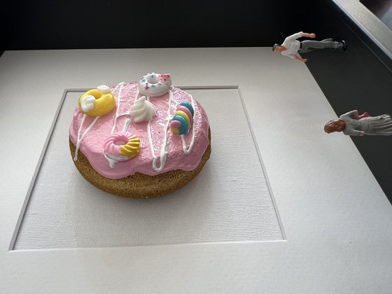 Freedom People ,,Pinky Donut’‘ Eka Peradze Art