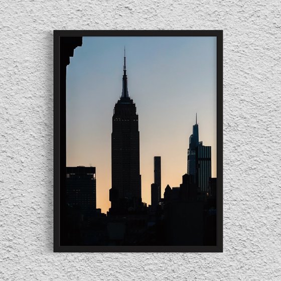 SUNRISE SET OF MANHATTAN