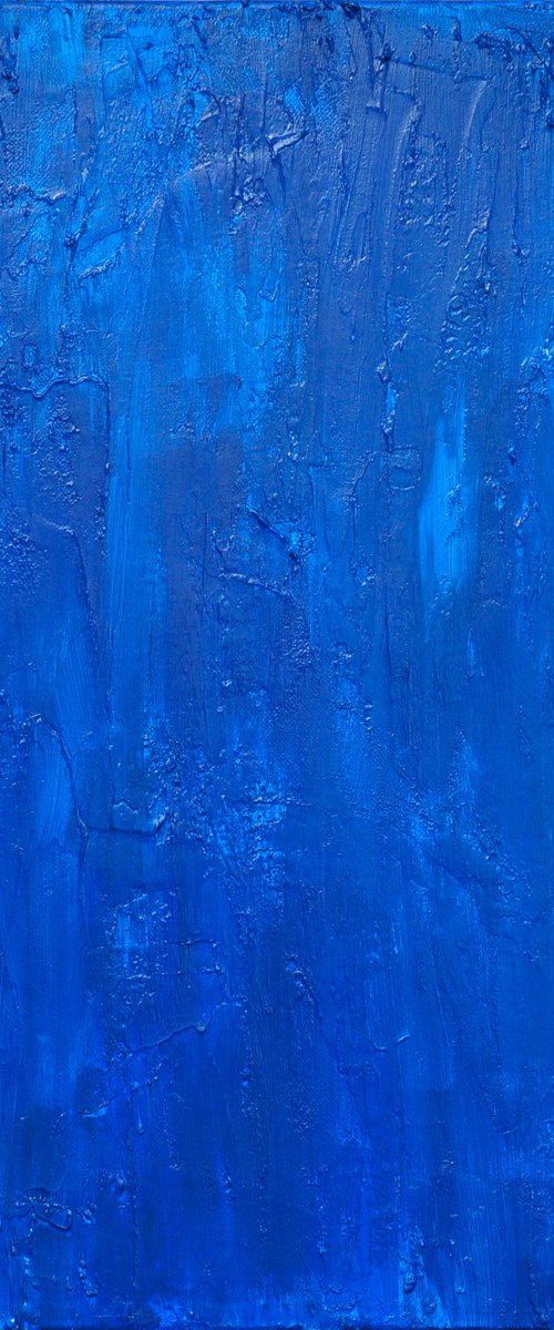 Monochrome in blue by Bridg'