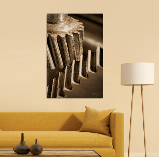 Old Gear Steel IV on Dibond with Plexiglass