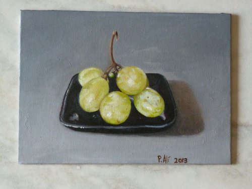 grapes still life by Paola Alì