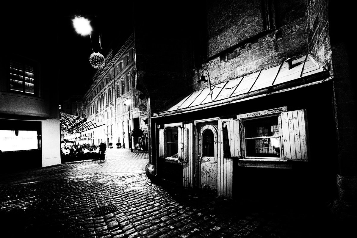 Photorealistic Cityscapes Photograph By Christian Schwarz, 24 X 17, Old Vienna, Original Artwork