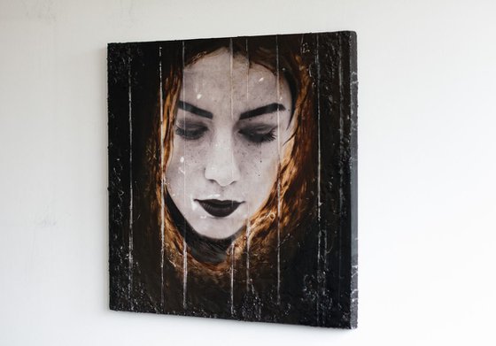 "Reign" (50x50x3cm) - Unique portrait artwork on wood (abstract, portrait, gouache, original, painting, coffee, debris, acrylic, oil, watercolor, encaustics, beeswax, resin, wood)