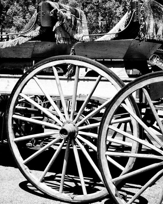 WAGON WHEELS WEST Apple Valley CA