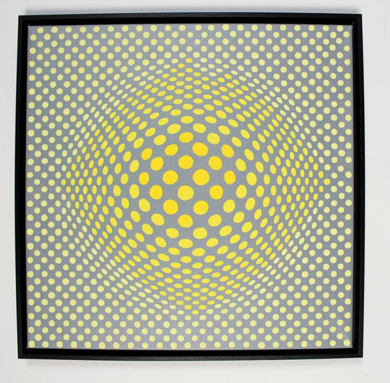 'exactly 529 dots with yellow'