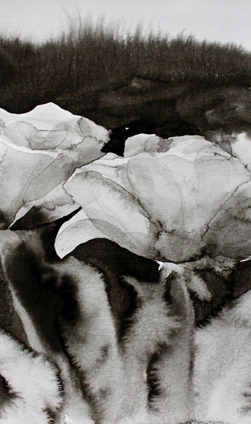 White roses by Julia Gogol