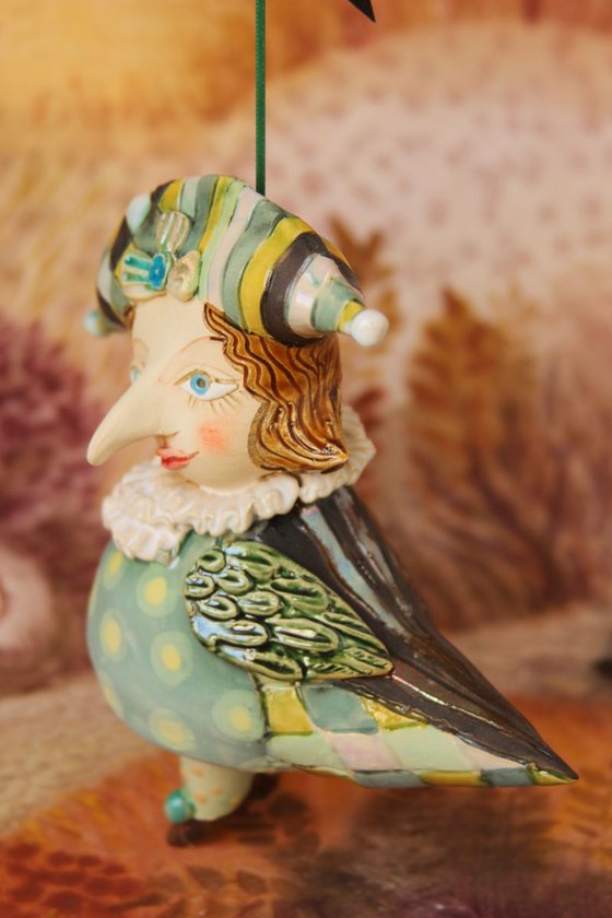 Small Nosy Bird. Ceramic sculpture.