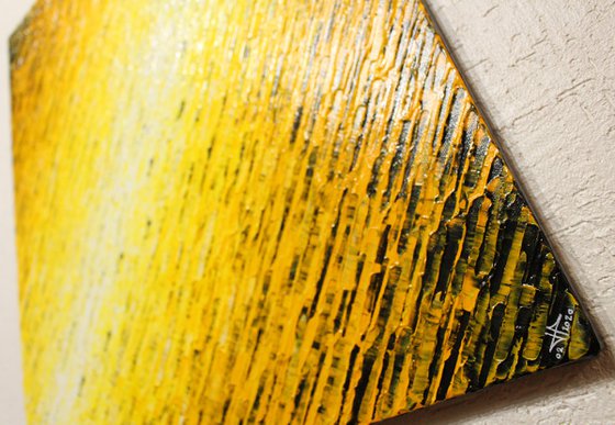 White yellow knife texture