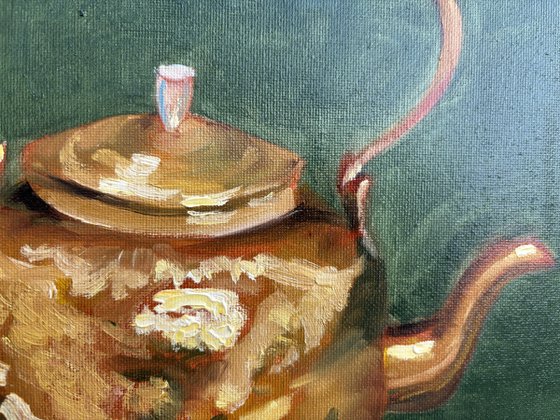 Still life with the old teapot