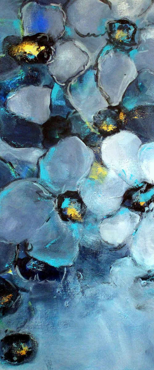 Blues flowers by Pascale WHITE
