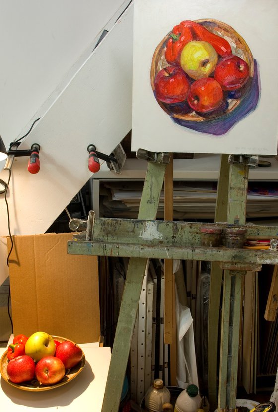 red pepper apples in a plate