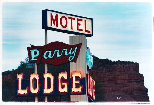 Parry Lodge, Kanab by Richard Heeps
