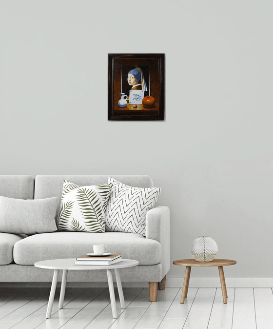 The Delft girl with pomegranate