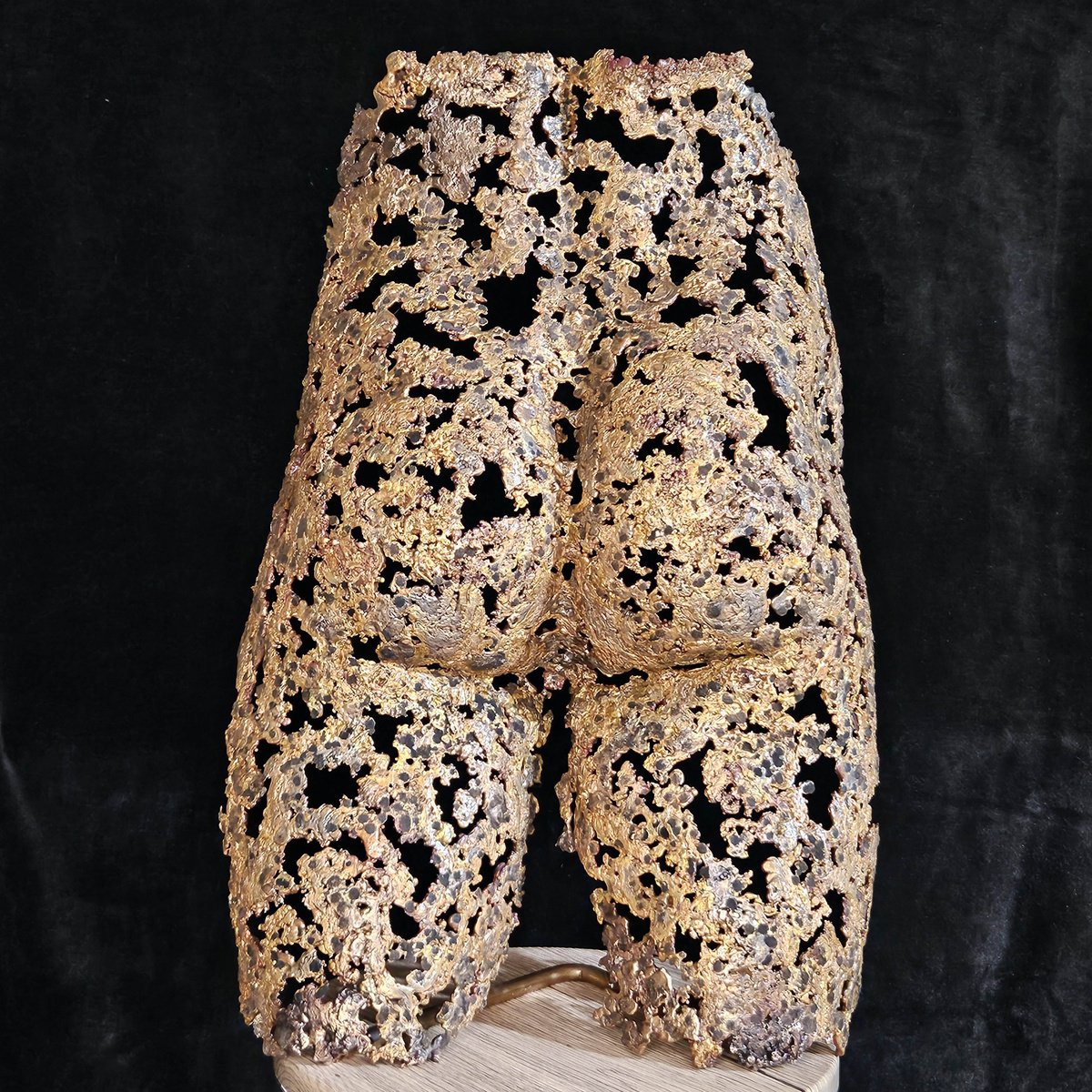 Expressive Portrait Sculpture By Philippe Buil, 15 X 22", Kouros O Sitting - Buttocks Sculpture In Bronze, Original Artwork