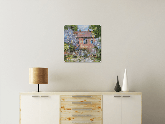 The Old House in Lilacs