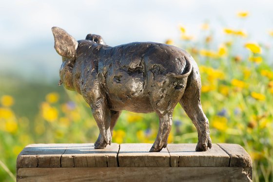 Standing Piglet BR