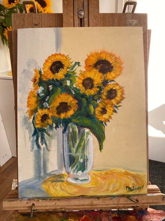 Sunflowers in the vase