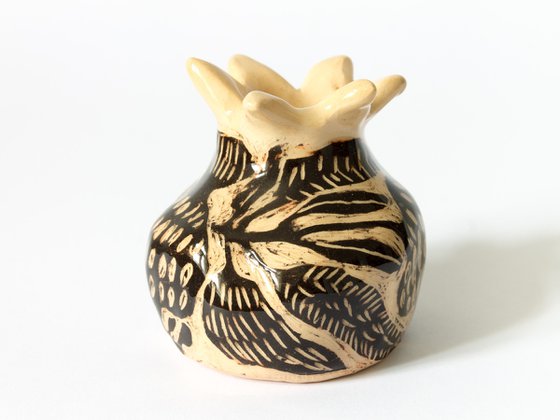 Ceramic sculpture Pomegranate 6 x 6 x 6 cm