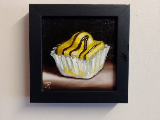 Little yellow fancie cake still life