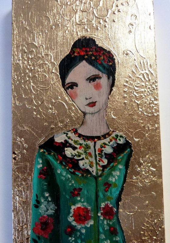 Walk Gold 9.5 x 30 cm on wood.