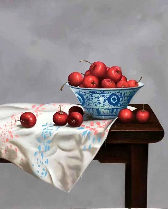 Still life:haws in the China bowl