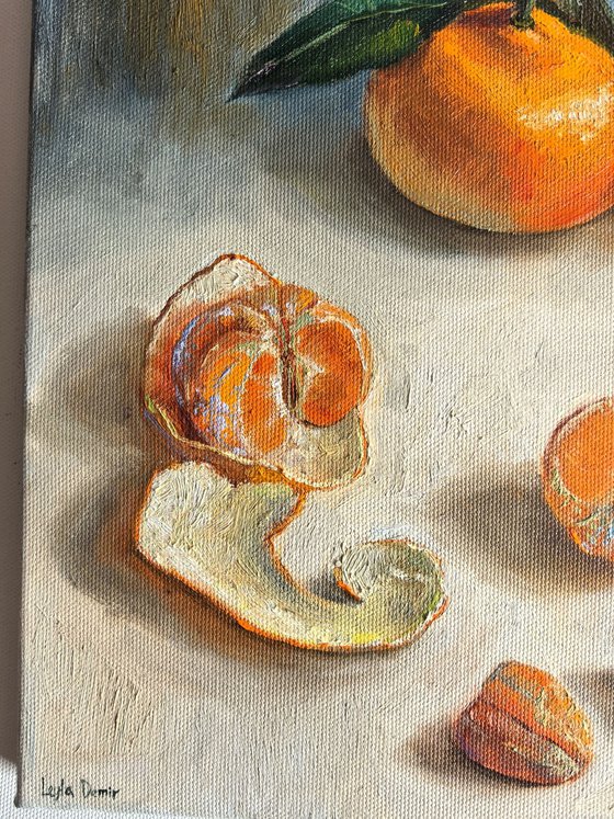 Tangerines in glass bowl